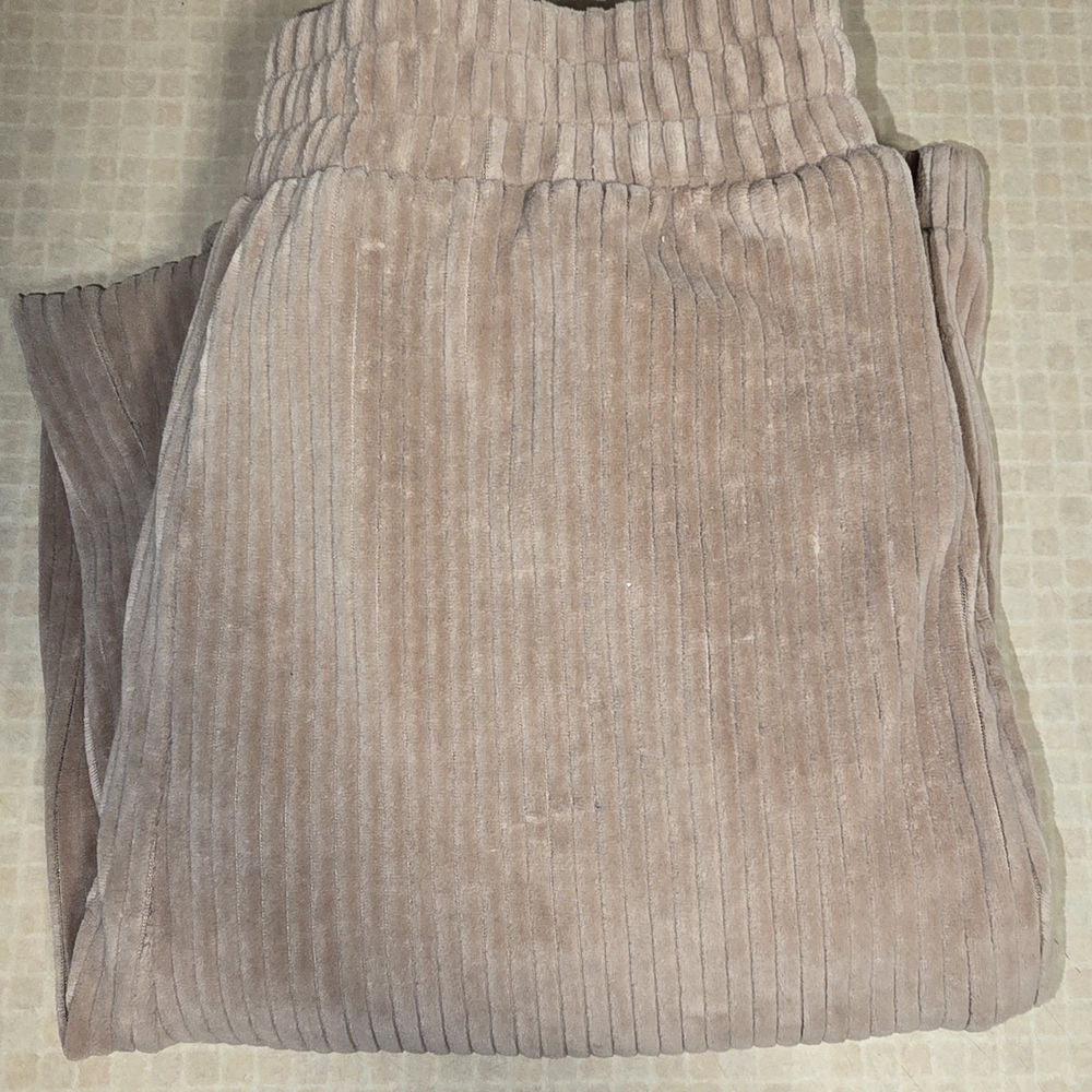Ribbed Tan Pants, Sweatpants With Pockets, NO TAGS, Comfy N' Cute!